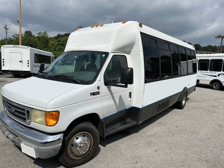 Ford E450 Federal Coach - Front