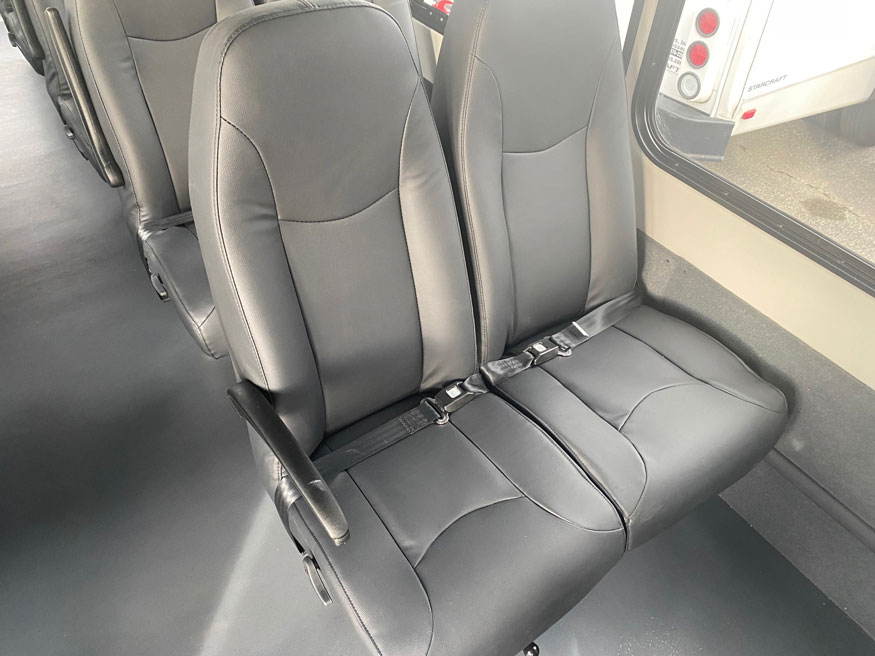 Ford E450 Starcraft Allstar - Seat