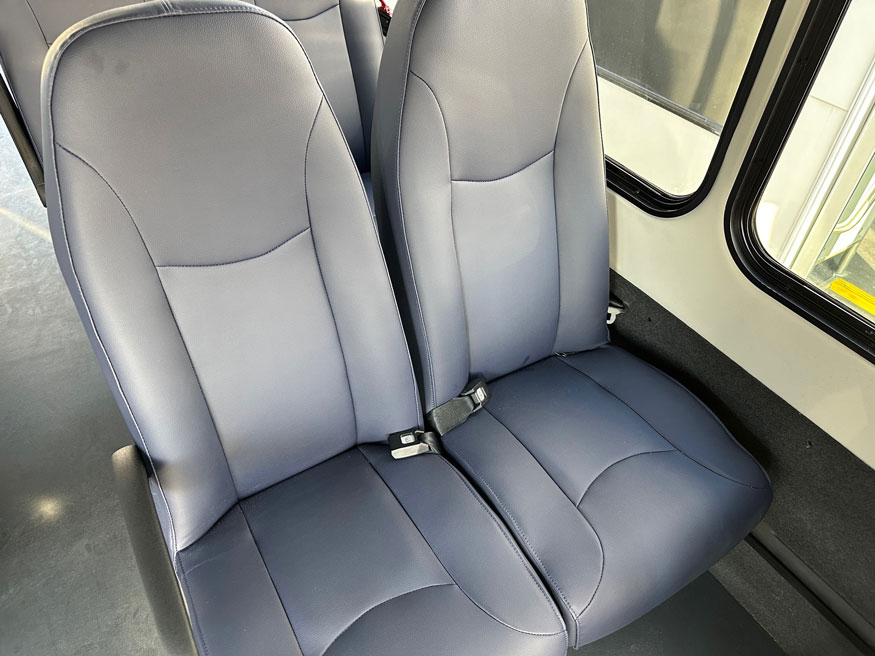 Ford E450 Starcraft Allstar - Seat